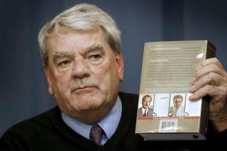 IKKE VELKOMMEN: Den sv�rt omdiskuterte nazihistorikeren og holocaustfornekteren David Irving ble f�rst invitert til Lillehammer av festivalledelsen. S� trakk de invitasjonen tilbake, men Irving vil komme likevel. Foto: SCANPIX / EPA/SUSI SAEZ