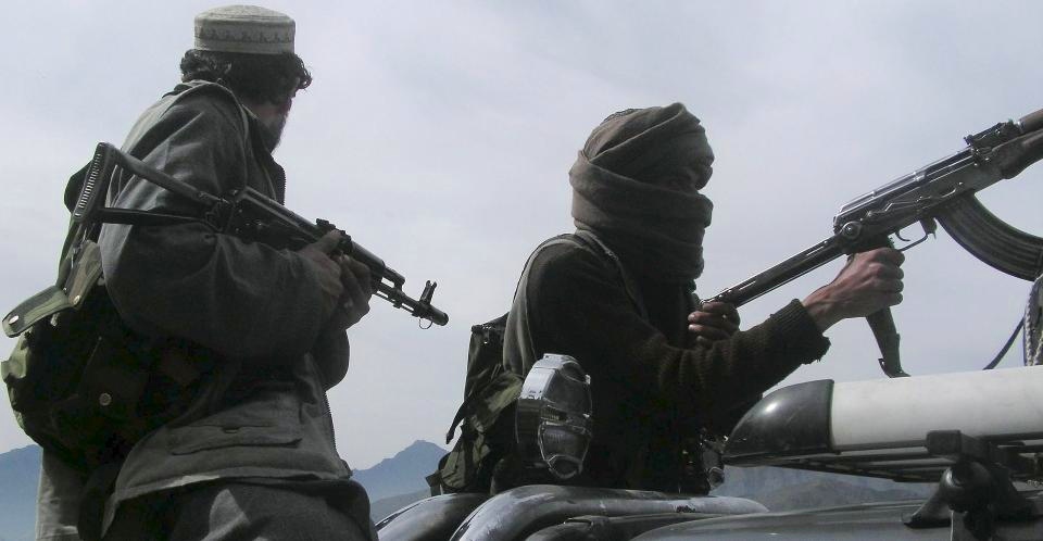 FORTSATT I BUNER:  For snart to uker siden lovet Taliban � trekke seg ut av Buner-distriktet. Meldinger tyder imidlertid p� at de fortsatt har kontroll over enkelte omr�der. Foto: EPA/RASHID IQBAL/SCANPIX