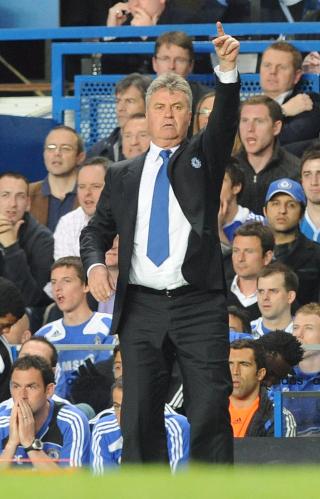 ROSER CECH: Guus Hiddink skryter av t�ffe Petr Cech - og sier han p� en imponerende m�te har sl�tt tilbake etter de svake kampene. Foto: EPA