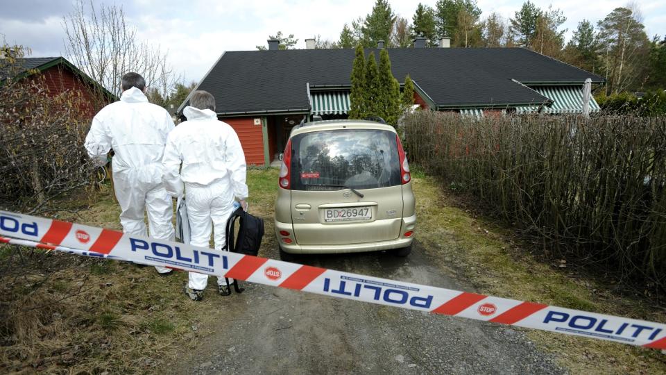 FUNKSJONSHEMMET: 36-�ringen har i lang tid bodd sammen med sin funksjonshemmede mor. Da hun havnet i gjeldskrise tok han over huset i 2002. Men s� gikk ogs� hans �konomi over styr. Foto: Thomas Rasmus Skaug / Dagbladet