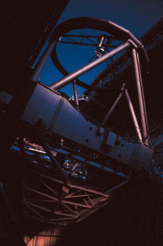 STORT: Et av verdens st�rste teleskoper m�tte til for � sl� fast avstanden til stjernen som sendte ut gammaglimtet. 13 milliarder lys�r, l�d svaret.Foto: ESO