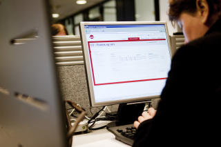 NAV-KAOS: - Vi er veldig avhengig av at Nav gj�r de arbeidsmarkedstiltakene som er n�dvendig. Hvis ikke staten gj�r sin del av jobben skyves det over p� sosialhjelpen, sier Erling Lae. Foto: SCANPIX