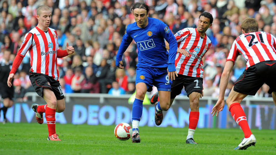 DERFOR ELSKES BERBATOV: - S� lenge vi fikk en dragning, noen m�l og litt magi tilbake en gang imellom, s� var det meste tilgitt, skriver Thomas S�b�, Dagbladet-journalist og Tottenham-sympatis�r. Foto: SCANPIX/AFP/ANDREW YATES