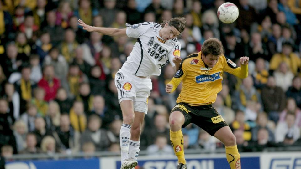 UNGT TALENT: Her dueller LSKs Stian Ringstad (t.h.) med RBKs Mikael Lustig. S�ndag skal 17-�ringen m�te Starts Bolanos. 
Foto: Stian Lysberg Solum  / SCANPIX