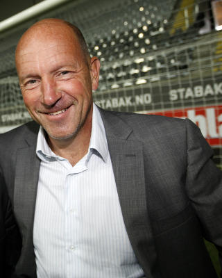 LETTET: �yvind Alsaker, her med kollega Nils Johan Semb, er lettet over Gerrards frifinnelse. Foto: Lise �serud / SCANPIX