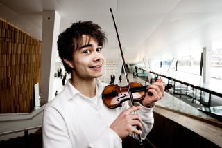 SETT AV MILLIONER: Rybak er storfavoritt til Eurosong-finalen. Foto: Henning Lilleg�rd