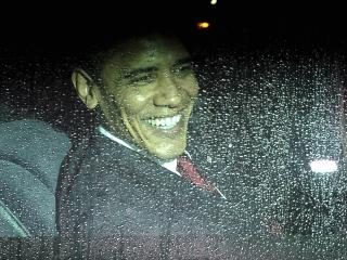 SNAKKET IKKE OM FOLKEMORDET: Obama en regntung dag i Istanbul i begynelsen av april. Obama fors�ker � bedre USAs rykte i utlandet, men fikk selv kritikk for � ikke ha nevnt folkemordet p� armenere som tyrkerne sto bak. Foto: REUTERS/Kayhan Ozer/Prime Minister's Press Office