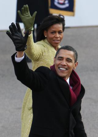 TATT I ED: Barack Obama ble den f�rste afro-amerikanske presidenten i USAs historie da han avla eden i Washington for hundre dager siden, tirsdag 20. januar i �r.Foto: SCANPIX/AP/PABLO MARTINEZ MONSIVAIS