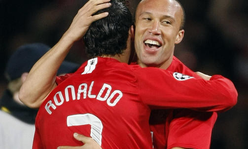 M�TER GAMLE LAGKAMERATER: Cristiano Ronaldo er en av mange United-spillere Mikael Silvestre kjenner godt. Foto: REUTERS