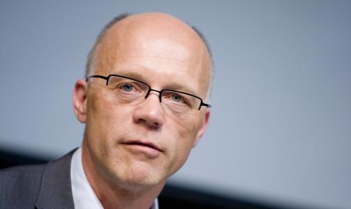 - NORDMENN VIL D�: Hver vinter d�r rundt 1000 nordmenn av influensa. Svineinfluensaen vil kreve sine norske ofre, tror overlege ved Nasjonalt Folkehelseinstitutt, Bj�rn Gunnar Iversen.
Foto: H�KON MOSVOLD LARSEN/SCANPIX