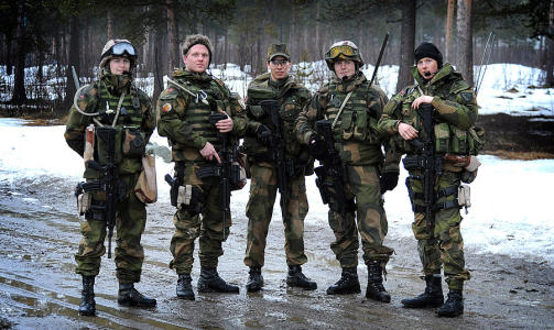 TIL AFGHANISTAN:Sven-Erik (24), Vegard (21), Ken-Ragnar (21), Hans (26) og Stian (22) drar til Afghanistan de neste par ukene.