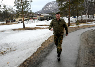 DET VERSTE MAN KAN OPPLEVE:Ivar Sakserud var kontigentsjef i Afghanistan fra 2007-2008, og var med p� � sende hjem b�de soldat Kristoffer S�rlie J�rgensen (22), som ble drept av en veibombe, og Dagbladet-journalist Carsten Thomassen, som ble drept av terrorister p� hotellet Serena i Kabul, hjem i en kiste fra Afghanistan.