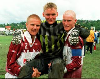 1997: Thomas (t.h.) vant bestemannspremien p� Norway Cup.
