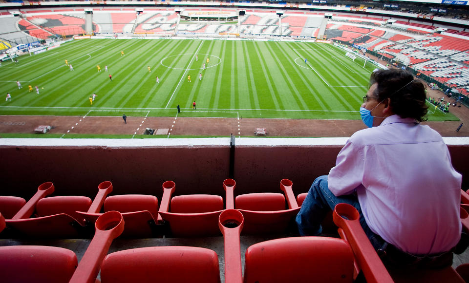 �PNER IGJEN: Aztec stadium i kampen mellom America og Tecos. I over en uke har skoler, utesteder, kulturlokaler og idrettsarenaer v�rt avstengt for publikum p� grunn av svineinfluensaen. N� varsler myndighetene at ting skal tilbake til normalen. Foto: AFP/Luis Acosta