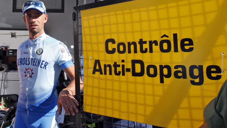 TO POSITIVE PR�VER: Stefan Schumarcher er en av dem som ble tatt for doping etter at Tour de France-pr�ver ble analysert p� nytt. Han er ogs� en av dem som IOC n� har funnet positive pr�ver fra, i deres gjennomgang av Beijing-pr�vene. Foto: REUTERS.