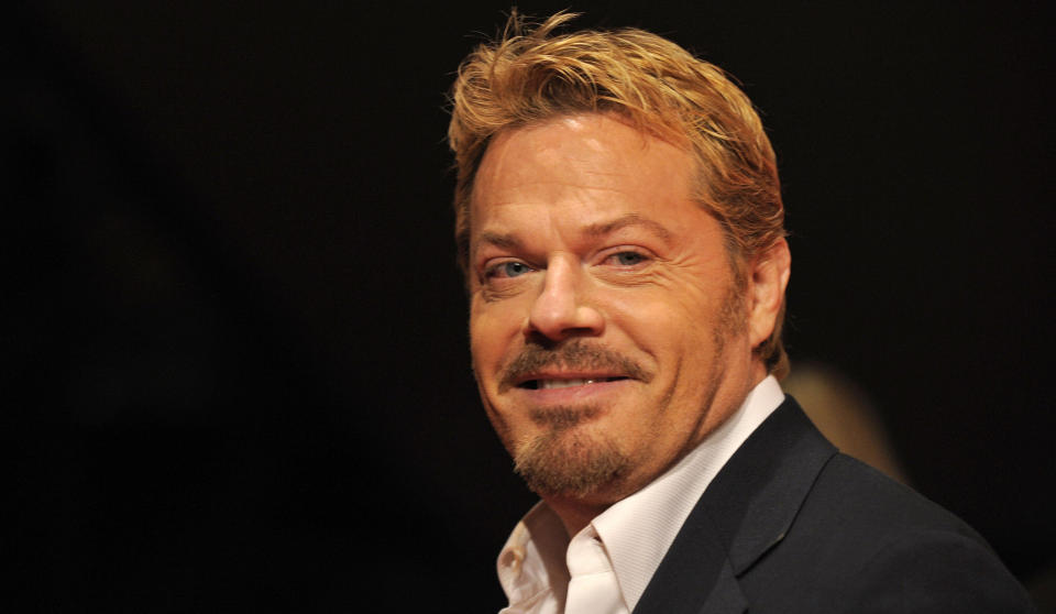 TIL SPEKTRUM: Stand up-komikeren Eddie Izzard st�r p� scenen i Spektrum i desember. Foto: SCANPIX/AFP/AXEL SCHMIDT