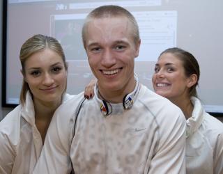 NIKE-KAMPANJE: Tone Damli Aaberge frontet Nike-kampanjen med Christina Vukicevic og X-gamesvinner Andreas H�tveit. Foto: SCANPIX