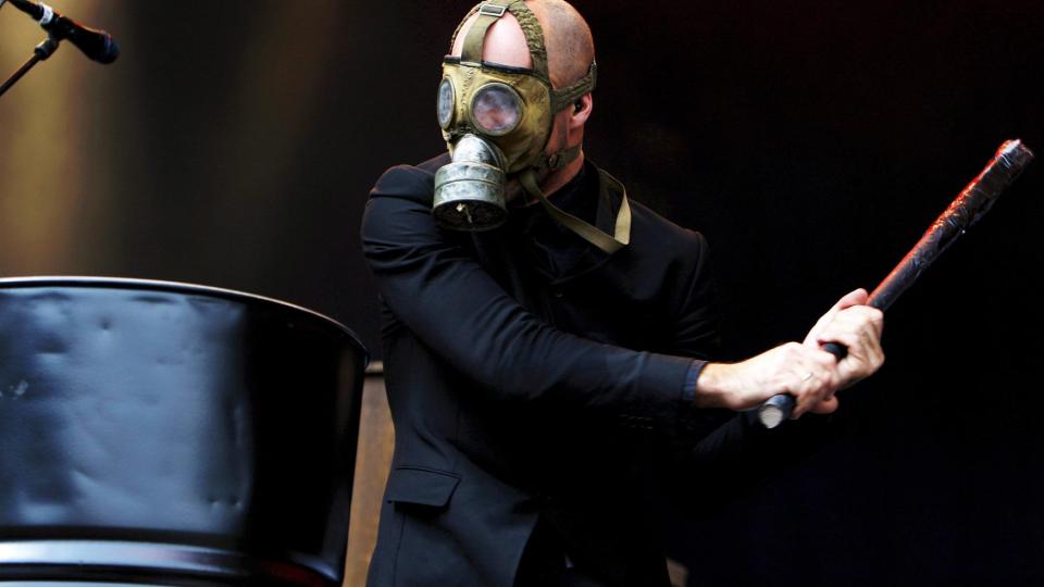 L�SNER GREPET: Med �V�re demoner� har Kaizers Orchestra kastet seg over �limited edition�-salgstriket. N� m� de l�sne grepet. Foto: EPA/JEAN-CHRISTOPHE BOTT