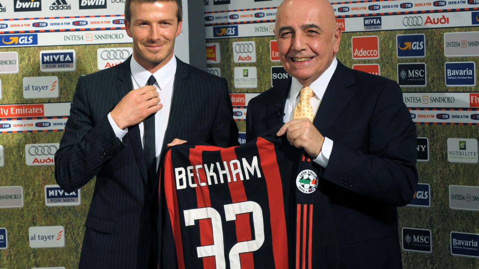 EGEN AGENDA: Adriano Galliani, til h�yre om du var i tvil, hevder den nye uavhengige italienske ligaen skal v�re operativ fra juli i �r.Foto: AFP/GIUSEPPE CACACE