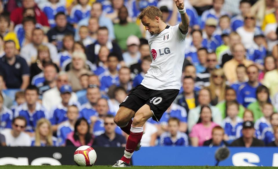 HER SCORER NEVLAND: Banket ballen i Petr Cechs lengste hj�rne.Foto:  REUTERS/Kieran Doherty