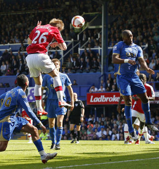 TOM�LSSCORER: Nicklas Bendtner satte inn 1-0 og 2-0 for Arsenal, det andre p� straffe. Foto: Ian Kington / AFP.