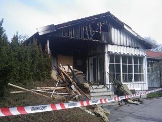 TROLIG P�TENT: SIDEN: Natt til 1. mai brant det i driftsbygningen til gravferdsetaten rett ved kirken. Politiet mistenker at brannen er p�tent. Foto: ROGERIO SNARLI