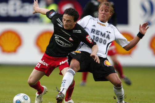 TIL TOPPS IGJEN: Per Ciljan Skjelbred og Rosenborg klatret til topps igjen, og er ett poeng foran Molde. Foto: Gorm Kallestad  / SCANPIX