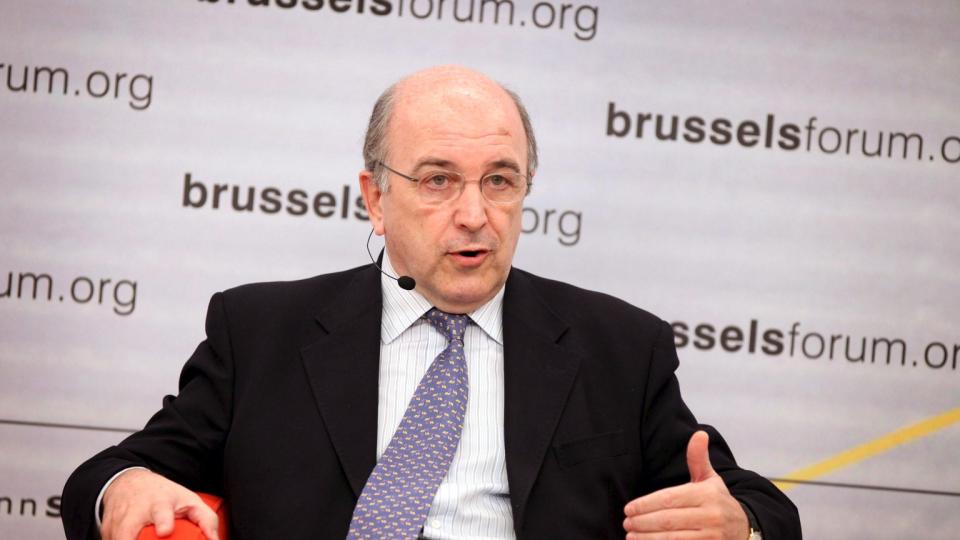 PESSIMISTISKE: Europa er i dyp resesjon, mener EUs finanskommiss�r Joaquin Almunia. Foto: EPA/SCANPIX