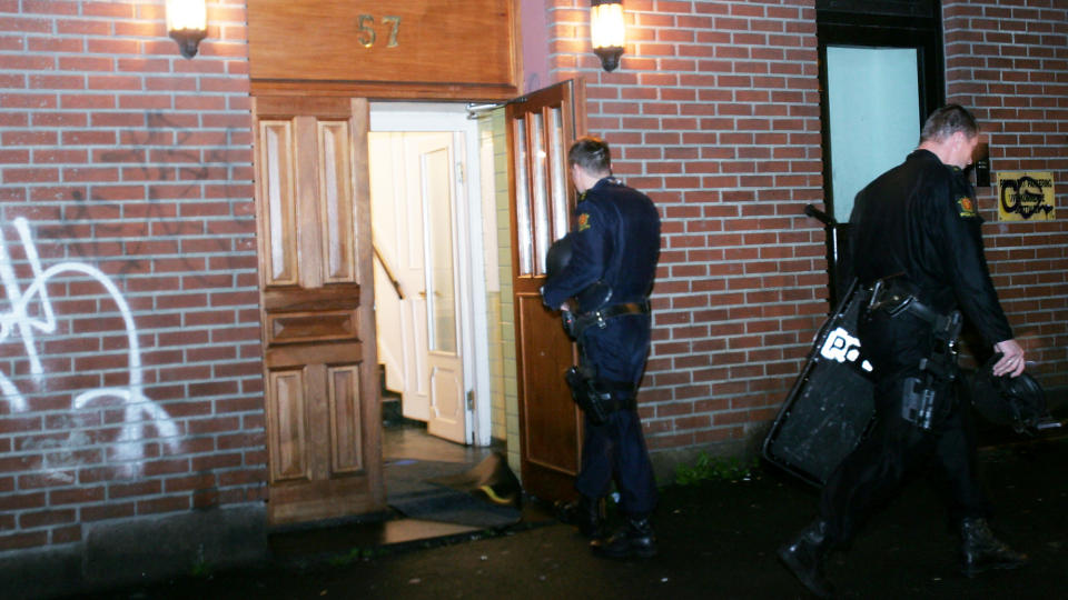 KUNNE BLITT DRAP: Utenfor denne byg�rden i Waldemar Thranes gate i Oslo ble det l�snet flere skudd 10. oktober 2006. Bakgrunnen var trolig en konflikt rundt en narkohandel der en gruppering fra Notodden f�lte seg lurt. Foto: SCANPIX