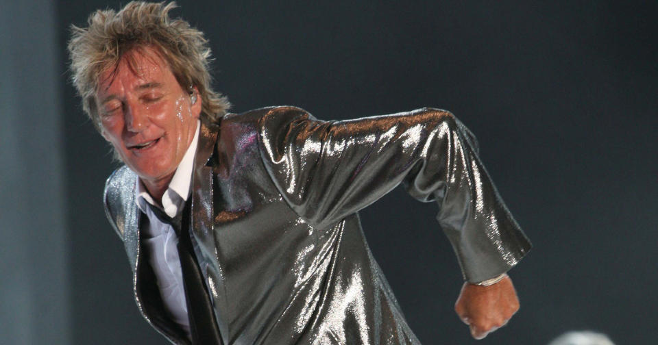 P� D�RA: Festivalen m�tte p� tiggerrunde, og samlet inn 4 millioner kroner f�r fjor�rets festival. Rod Stewart sto nemlig p� d�ra, og ville ha penger f�r han gikk p� scenen. Foto: Scanpix