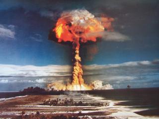 INNR�MMET IKKE: Siden starten for snart 50 �r siden har franske myndigheter hardnakket hevdet at atompr�vesprengningene har v�rt ufarlige b�de for milj� og mennesker. N� er de for f�rste gang i bevegelse. Foto: Association des V�t�rans des Essais Nucl�aires