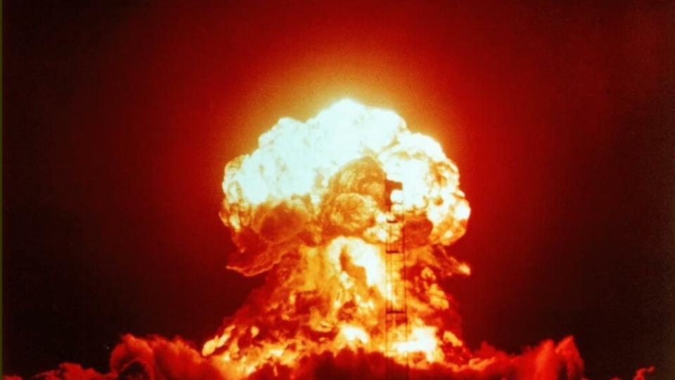 ATOMSTORMAKT: Frankrike gjennomf�rte en lang rekke atompr�vesprengninger i Stillehavet p� 60-tallet. Soldatene venter fortsatt p� erstatning.Foto: Association des V�t�rans des Essais Nucl�aires