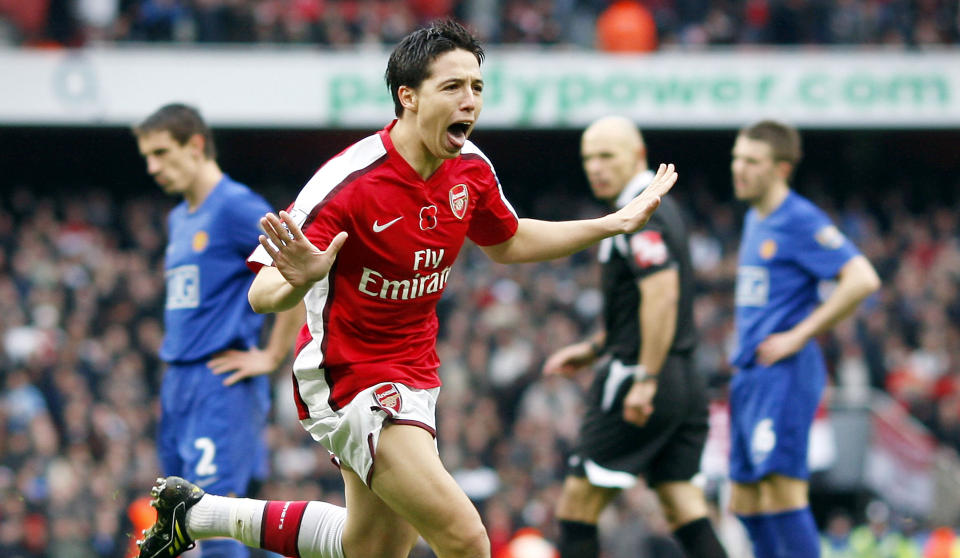 VANT SIST: Samir Nasri scoret ett av m�lene da Arsenal vant 2-1 mot Manchester United p� Emirates i serien denne sesongen. Et resultat som ikke vil v�re nok i kveld. Foto: AFP