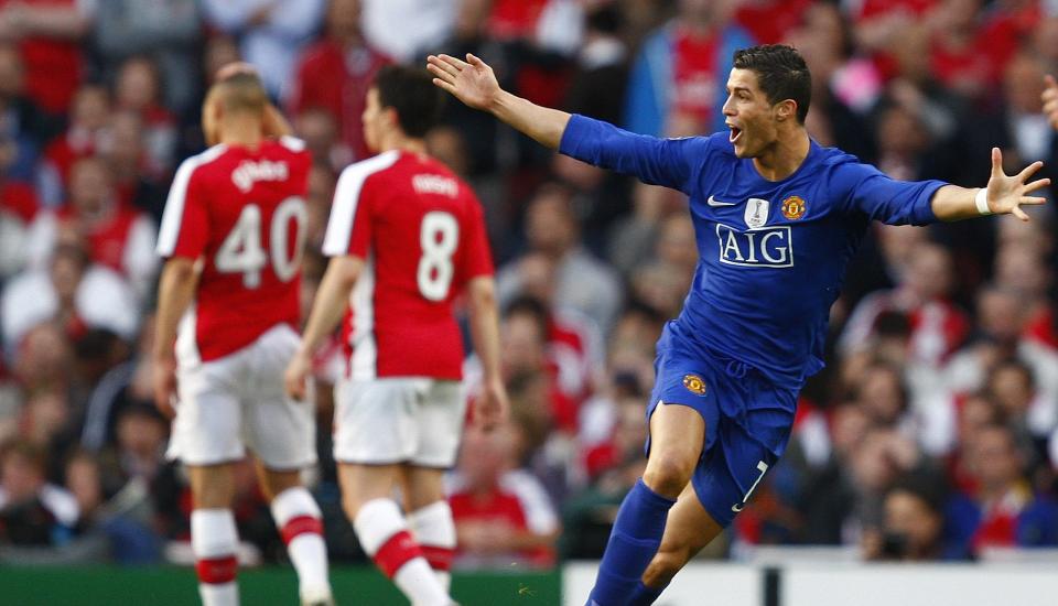 SCORET TO - LA OPP TIL ETT: Cristiano Ronaldo sendte Manchester United til Champions League-finalen. Foto: REUTERS