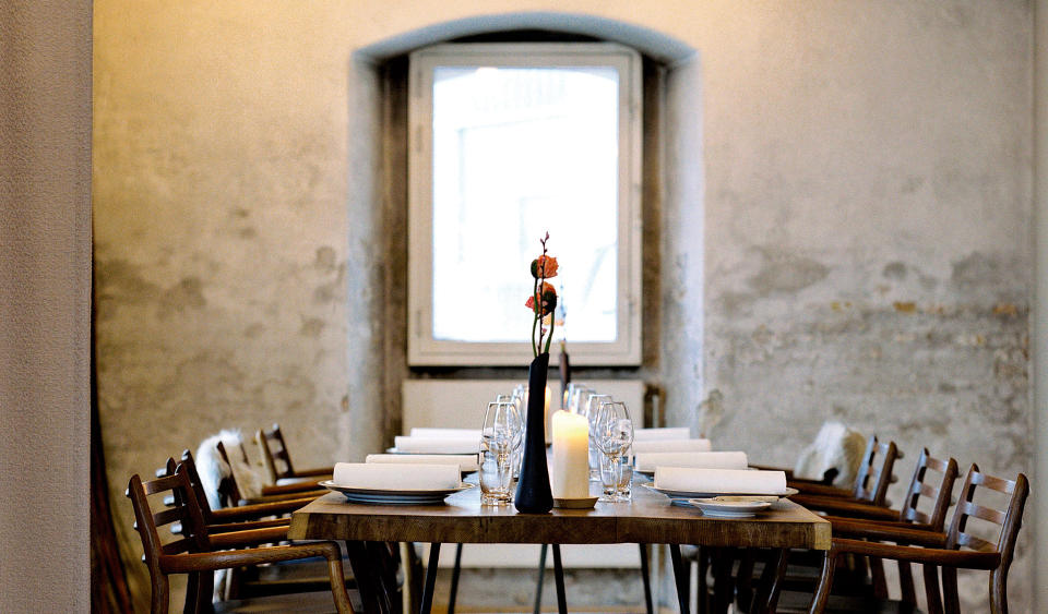 ENKELT OG RENT:  P� restaurant Noma i K�benhavn f�r r�varene spille hovedrollen. Foto: Ditte Islager