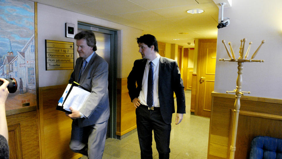 FENGSLINGSM�TE: Advokat Torgeir R�in�s-Pedersen er forsvarer for den ene siktede, og m�tte politiadvokat Nils Vegard i Fredrikstad tingrett i dag. Foto: John-Terje Pedersen