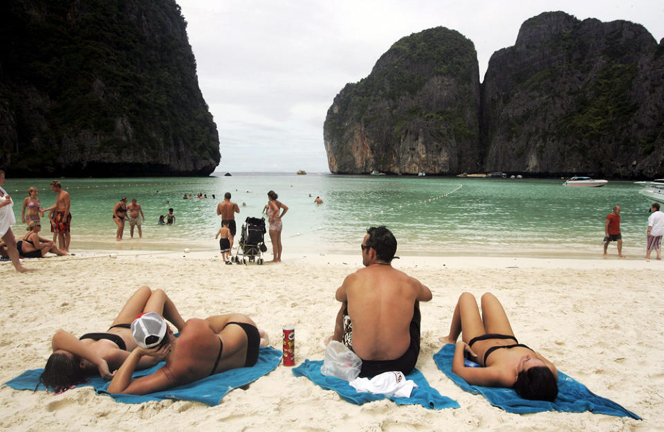 FERIEPARADIS: Phi Phi-�yene er et yndet reisem�l og et av Thailands mest kjente. Foto: EPA/SCANPIX
