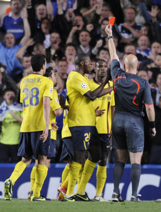 MISTER FINALEN: Eric Abidal ble utvist. Foto: AFP