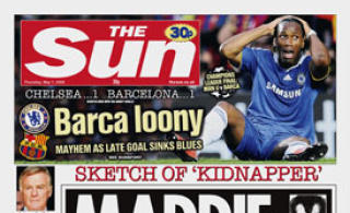 �MAYHEM�: The Sun har selvf�lgelig Drogba p� sin forside. Faksimile: The Sun.