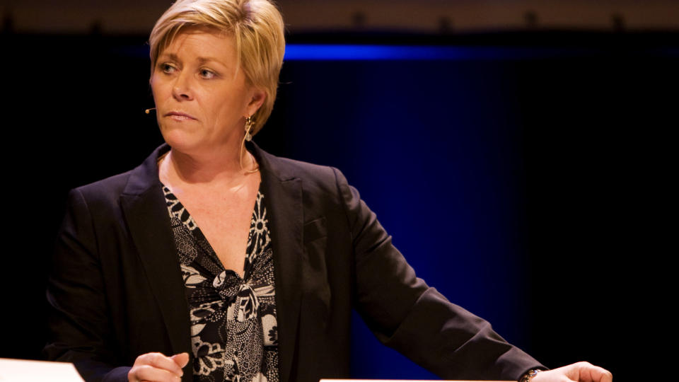  I UTAKT:  Journalister og folket for�vrig er i politisk utakt om Fremskrittspartiet og formann Siv Jensen. Foto: H�KON MOSVOLD LARSEN, SCANPIX.