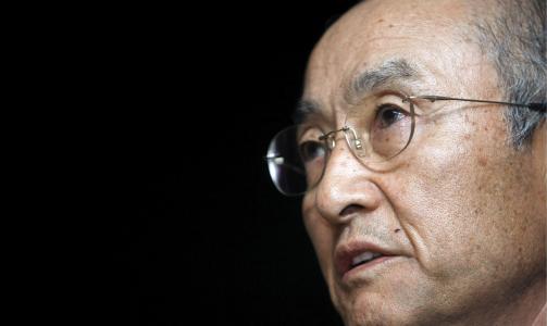 R�DE TALL: Toyotas toppsjef,  Katsuaki Watanabe, forventer enda d�rligere tall neste m�ned. Foto: EPA/DAI KUROKAWA / SCANPIX