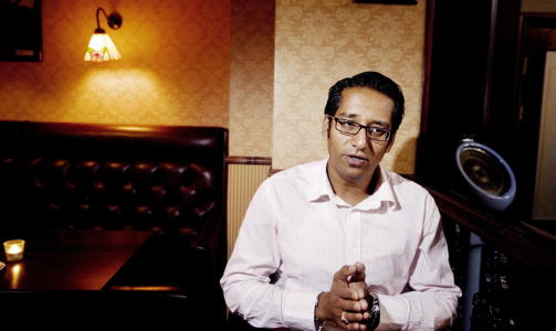 - NYTTER IKKE MED DIALOG: De har jo fors�kt dialog til ingen nytte. Pakistan m� ikke bli kjent som Taliban-land, sier Venstre-politikeren Yousuf Gilani. Foto: TORBJ�RN GR�NNING