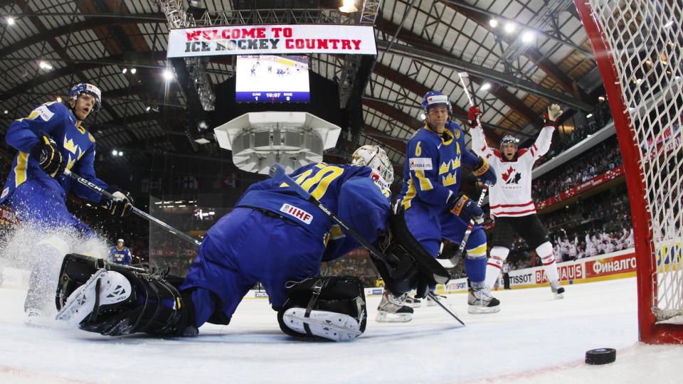 SENDTE SVERIGE TIL BRONSEFINALE: Canada er finaleklare i ishockey-VM etter � ha sendt Sverige til bronsfinale mot USA med 3-1 seier.FOTO: SCANPIX/REUTERS/Jukka Rautio/HHOF-IIHF Images