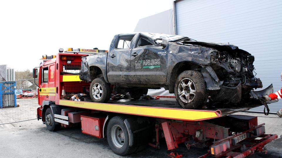 STORE SKADER: Politiet fant bilen, men ingen f�rer. Foto: Jonas Rasch