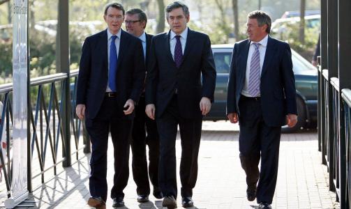 BROWNS MINISTERE: Peter Mandelson, Phil Hope, Gordon Brown og John Denham. Foto: REUTERS/David Jones/Scanpix