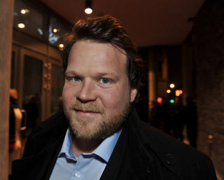 SVARER LESERNE: Skuespiller Anders Baasmo Christiansen. Foto: STELLA PICTURES