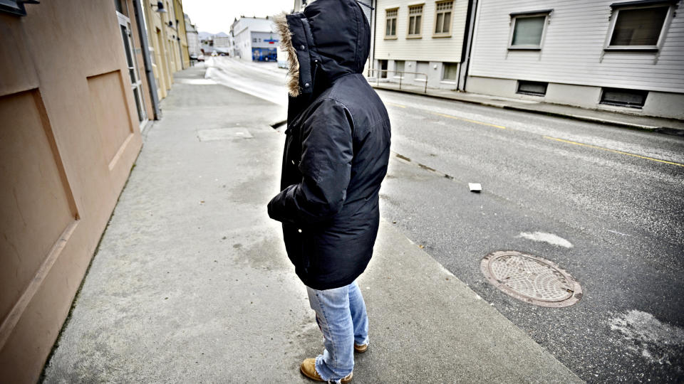 KOM SEG UNNA: Den 19 �r gamle kvinnen klarte � komme seg unna mannen som natt til s�ndag overfalt tre kvinner i �lesund. Foto: SUNNM�RSPOSTEN/NILS HARALD �NSTAD.