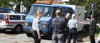 �STEDSGRANSKNING: Den forn�rmede skal v�re en h�ndverker som jobbet p� et bygg i omr�det. Foto: BJ�RN LANGESM