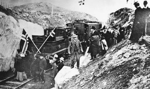 1909: Fra �pningen som skjedde for 100 �r siden, 27 november1909. Foto: Scanpix.