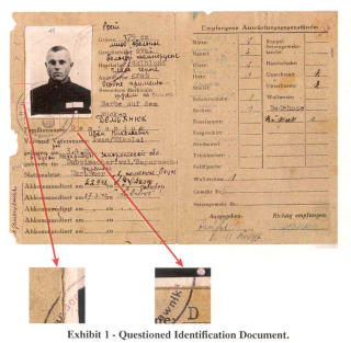 NAZI-VOKTER: Dette skal ettersigende bevise at Demjanjuk jobbet som vakt i flere tyske konsentrasonsleire. (AP Photo/Department of Justice, HO)